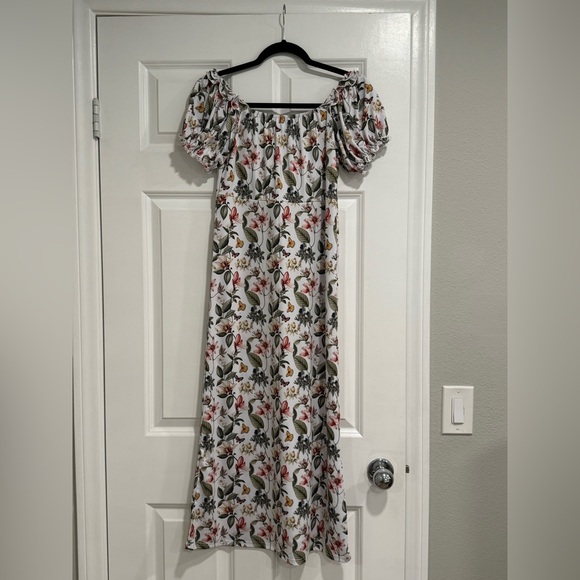 Nothing Fits But - Super Stretchy Milkmaid Dress with Ruffles - Picture 4 of 7